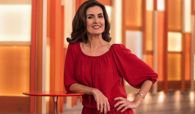 Fátima Bernardes no comando do programa Encontro. Fátima Bernardes no comando do programa Encontro.