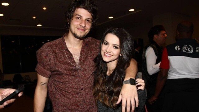 O ator Chay Suede e a cantora Manu Gavassi durante namoro. O ator Chay Suede e a cantora Manu Gavassi durante namoro.