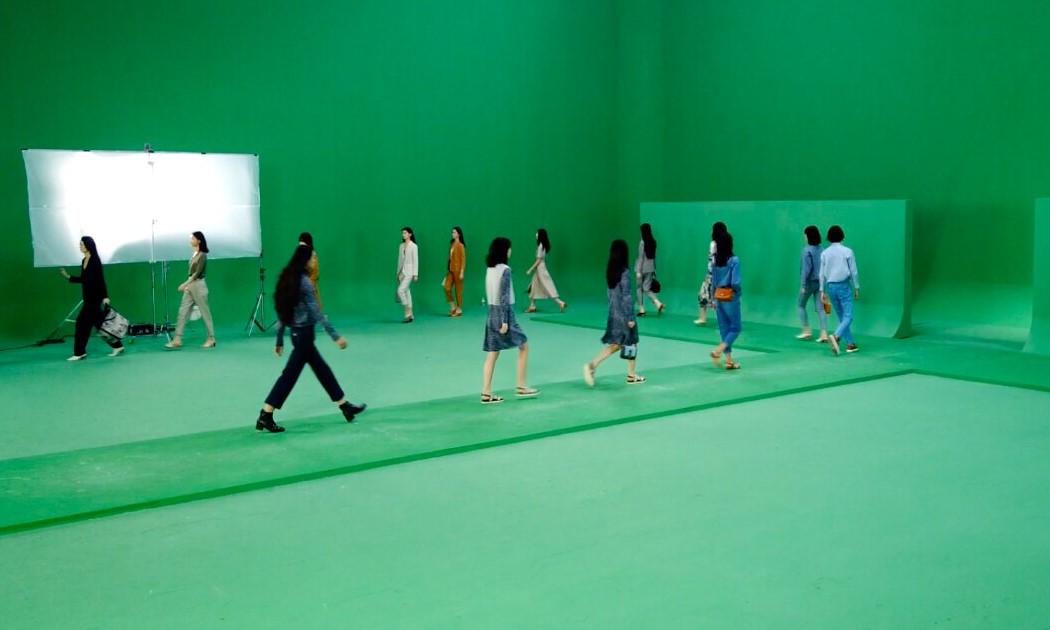 Bastidores do desfiles de moda online em Shangai Fashion Week em 2020. Bastidores do desfiles de moda online em Shangai Fashion Week em 2020.