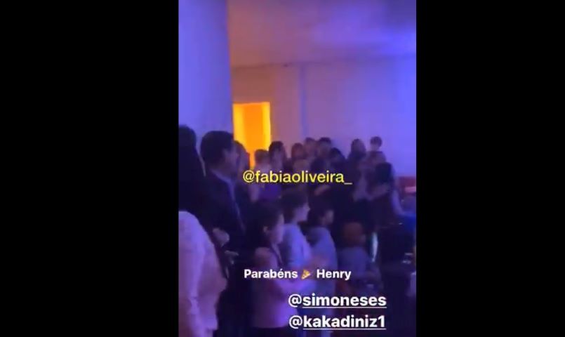 Aglomeração em festa de filho de Simone Aglomeração em festa de filho de Simone