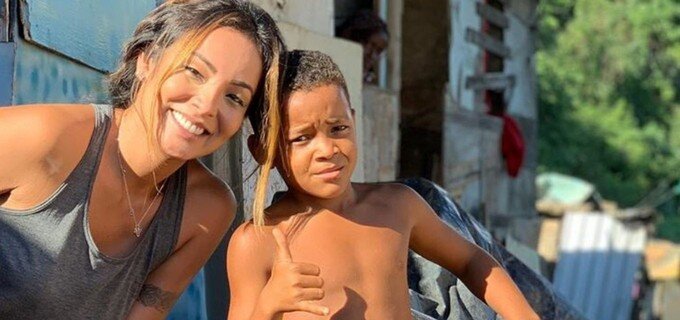 A atriz Carol Nakamura e seu filho Wallace. A atriz Carol Nakamura e seu filho Wallace.