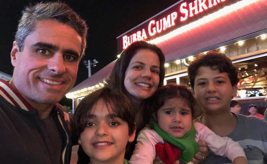 Nívea Stelmann e sua família em Orlando. Nívea Stelmann e sua família em Orlando.