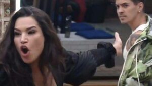 Raissa bate de frente com peões após ir parar na Roça de A Fazenda 2020 (Imagem/ Record)
