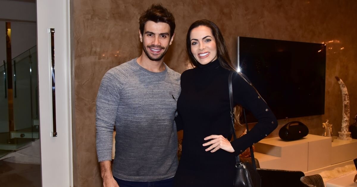 Mariano A Fazenda 2020 e a bailarina Carla Prata Mariano A Fazenda 2020 e a bailarina Carla Prata