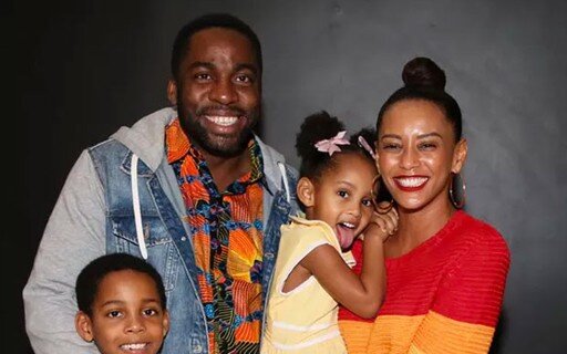 Lázaro Ramos e Taís Araújo com seus filhos. Lázaro Ramos e Taís Araújo com seus filhos.