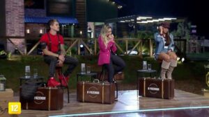 Biel, Carol Narizinho e Tays Reis participaram da roça nessa quinta-feira. A ex-panicat foi eliminada (Imagem: Reprodução / Record TV)