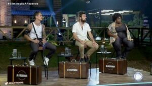 Jojo Todynho, Cartolouco e Biel estavama na eliminação de A Fazenda 12 na última quinta-feira. O jornalista foi o menos votado (Imagem: Reprodução)