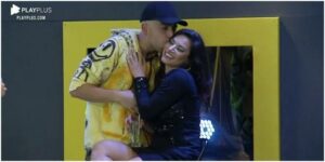 Durante festa em A Fazenda 12, na última sexta-feira, Lucas Selfie e Raissa trocaram carinhos (Imagem: Reprodução)