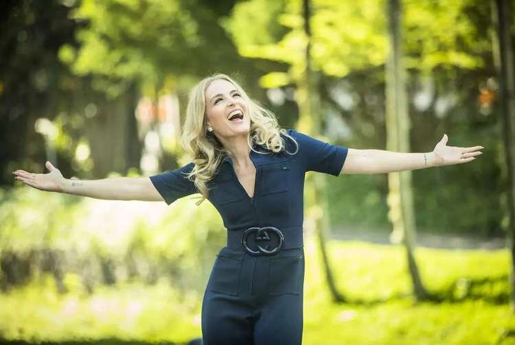 Angélica estreia programa Simples Assim Angélica estreia programa Simples Assim