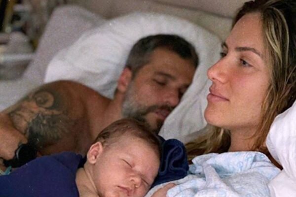 Bruno Gagliasso compartilha foto rara de Giovanna Ewbank com Zyan Bruno Gagliasso compartilha foto rara de Giovanna Ewbank com Zyan