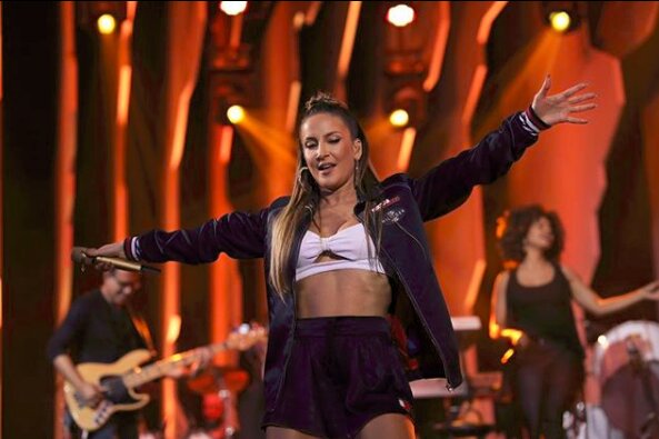 Claudia Leitte tem êxito na carreira musical solo Claudia Leitte tem êxito na carreira musical solo