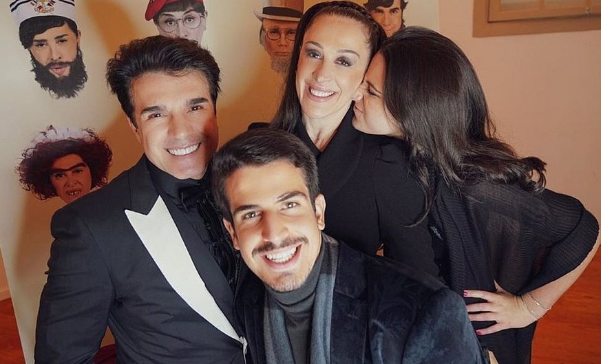 Cláudia Raia, seu marido Jarbas Homem de Mello e seus dois filhos, Enzo e Sophia. Cláudia Raia, seu marido Jarbas Homem de Mello e seus dois filhos, Enzo e Sophia.