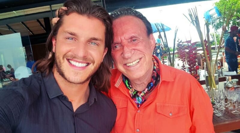 Moacyr Franco estreia em nova temporada de Ilha de Ferro Moacyr Franco estreia em nova temporada de Ilha de Ferro