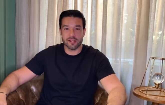 Sergio Marone recebe cantadas em vídeo sobre sexo Sergio Marone recebe cantadas em vídeo sobre sexo