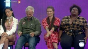 Mc Mirella, Mateus Carrieri, Stéfani Bays e Jojo Todynho estão na décima roça de A Fazenda 12 (Imagem: Reprodução)