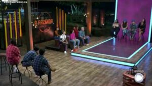 Cheia de cartas-surpresas, A Fazenda 12 forma a sua nona roça da temporada (Imagem: Reprodução /Record TV )