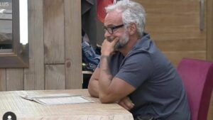 Mateus Carrieri vai para baia por indicação de Jake e se revolta em A Fazenda 12 (Imagem: Reprodução Play Plus)