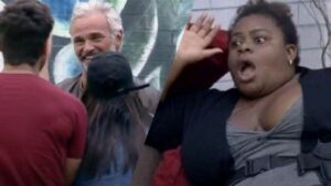 Jojo Todynho fica surpresa ao ver que Mateus venceu Mirella na eliminação de A Fazenda 12 (Montagem: Reseller Web)