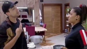 Lucas discute com Tays Reis e acha que ela não deveria tomar as dores de Jake, assim como ele não tomou partido de Stéfani (Imagem: Reprodução / Play Plus)