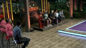 Ultima formação de roça tradicional em A Fazenda 12, teve surpresas e discussões (Imagem: Record TV)