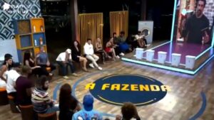 Dinâmica promovida em A Fazenda 2020 teve o intuito de "lavar roupa suja" (Imagem: Reprodução: Play Plus)
