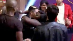 A Fazenda 2020, Record TV consegue registar ao vivo abraço de Jojo e Todynho e transmite oração da vencedora (Imagem: Reprodução / Record TV)