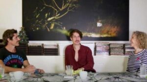 Reynaldo Gianecchini em bate papo com Theo e Marília Gabriela (Imagem: Reprodução / YouTube)